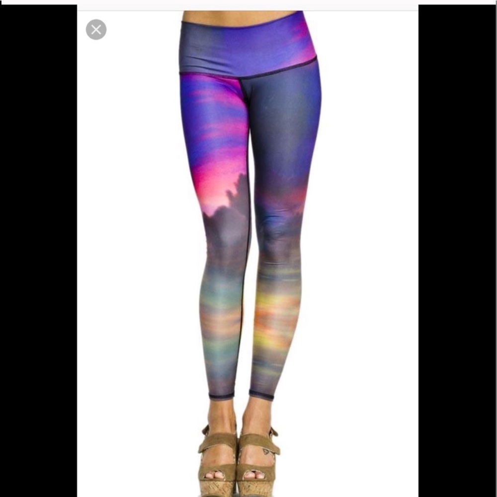NWOT Teeki Cloud Yoga Pants